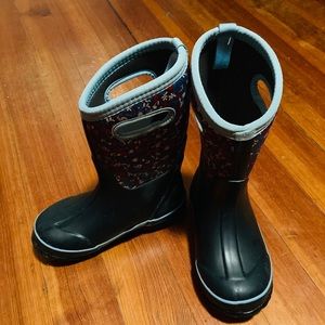 Kids BOGS snow boots!